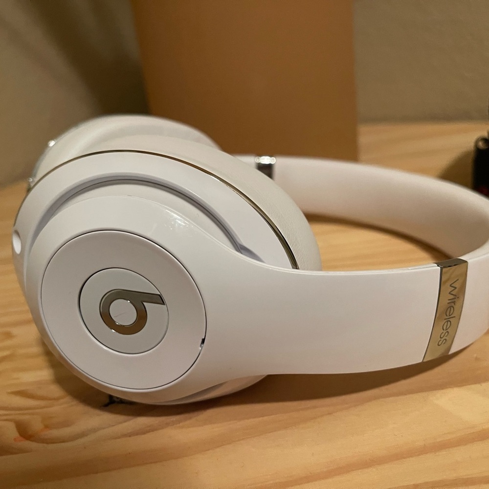 Beats Wireless Noise Cancelling Headphones